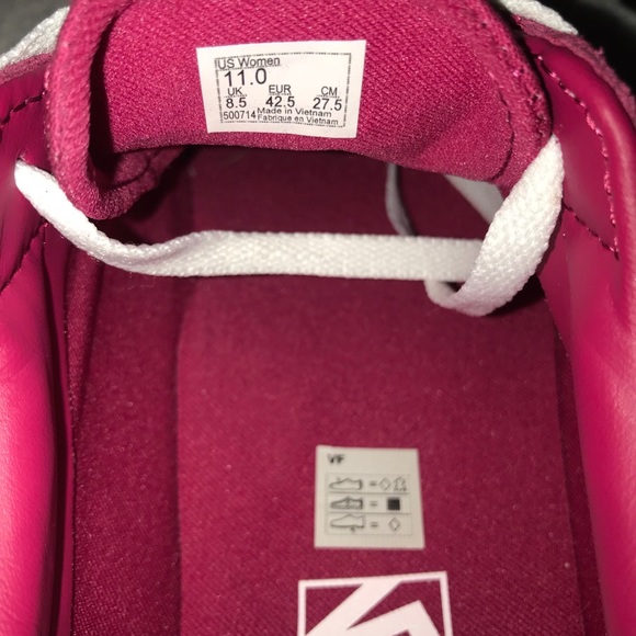 Vans - Picture 9 of 9